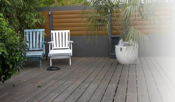 Avec une clôture en aluminium de Verano, vous créez un superbe jardin. La protection vous offre l’intimité et la tranquillité pour profiter de votre temps libre dehors. Grâce au look sobre et aux possibilités de variations uniques, vous donnez un cachet personnel à votre jardin.